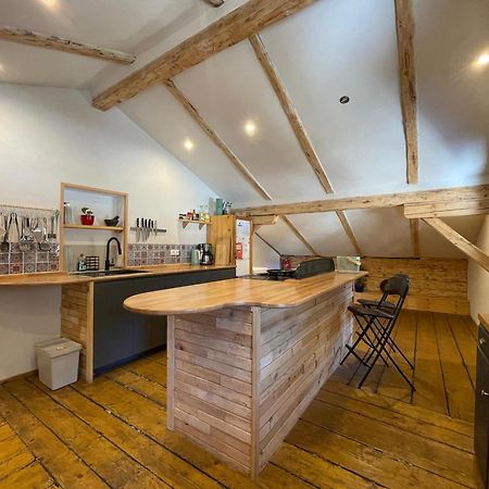 Backyard Mountain Hostel Mayrhofen Bagian luar foto