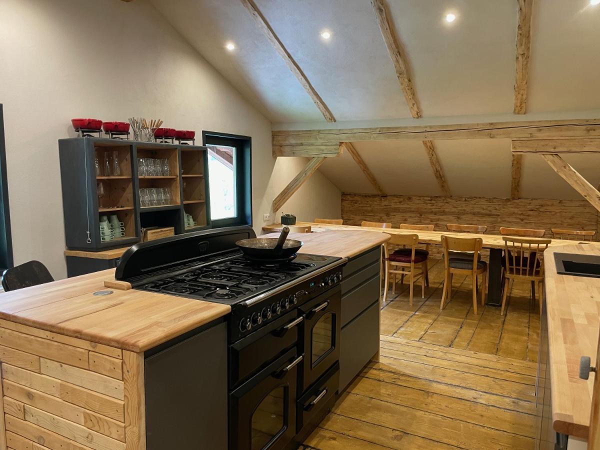 Backyard Mountain Hostel Mayrhofen Bagian luar foto