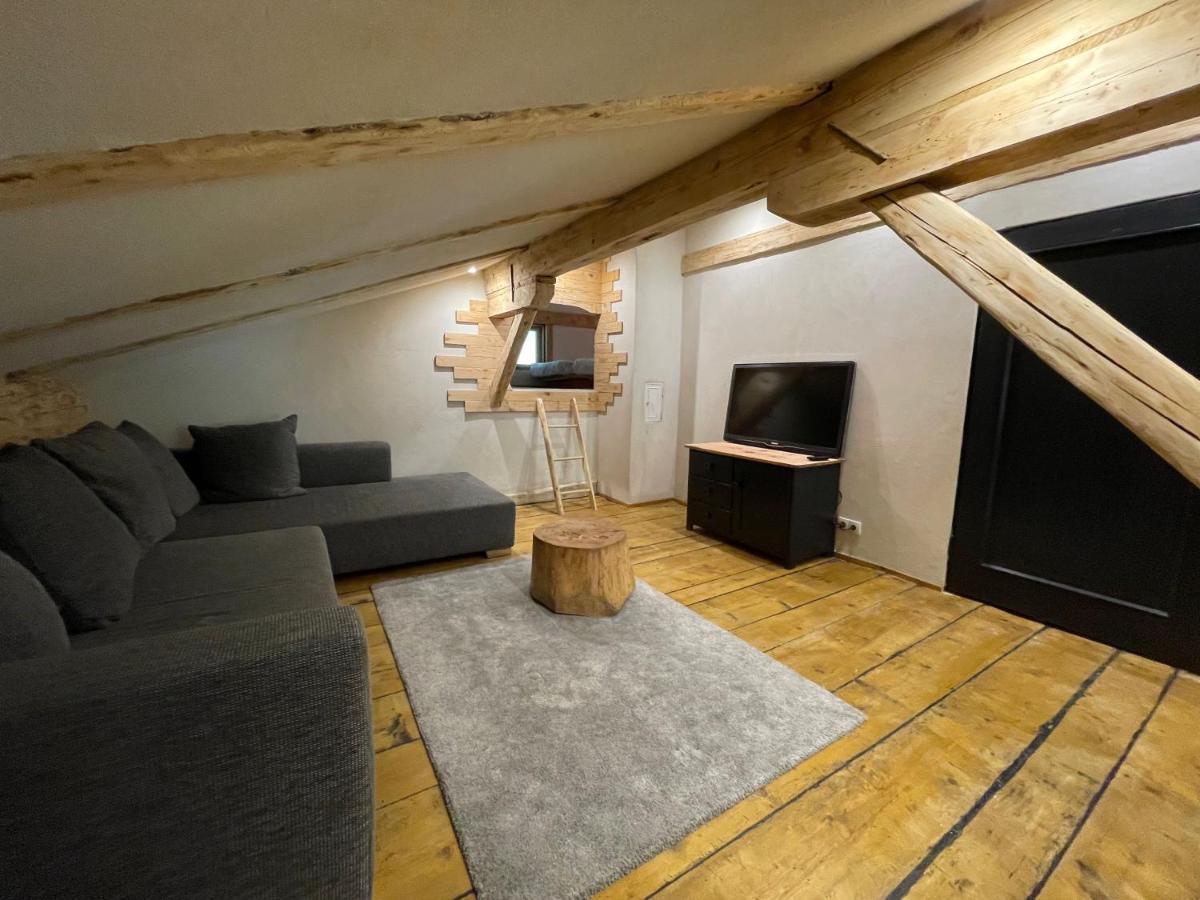 Backyard Mountain Hostel Mayrhofen Bagian luar foto
