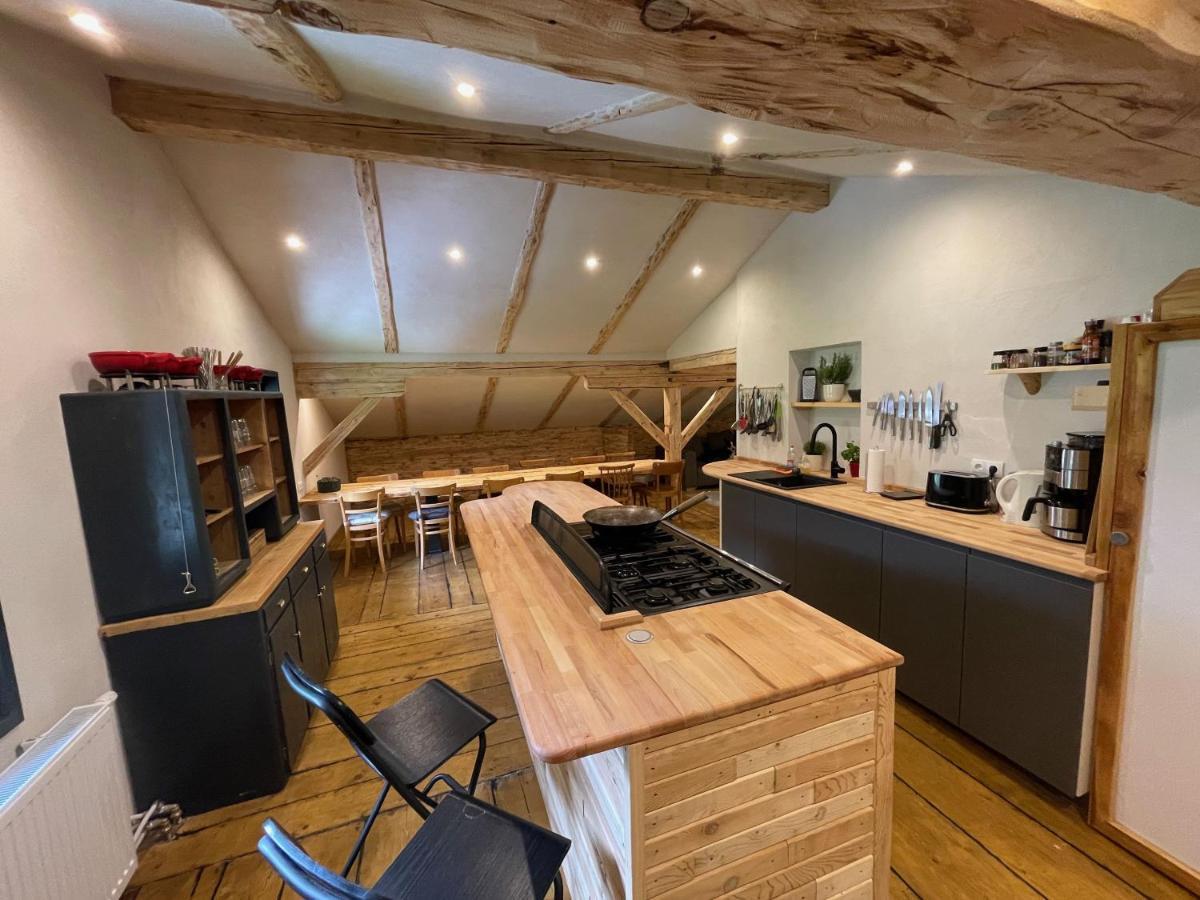Backyard Mountain Hostel Mayrhofen Bagian luar foto