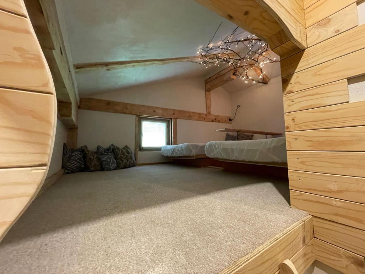 Backyard Mountain Hostel Mayrhofen Bagian luar foto