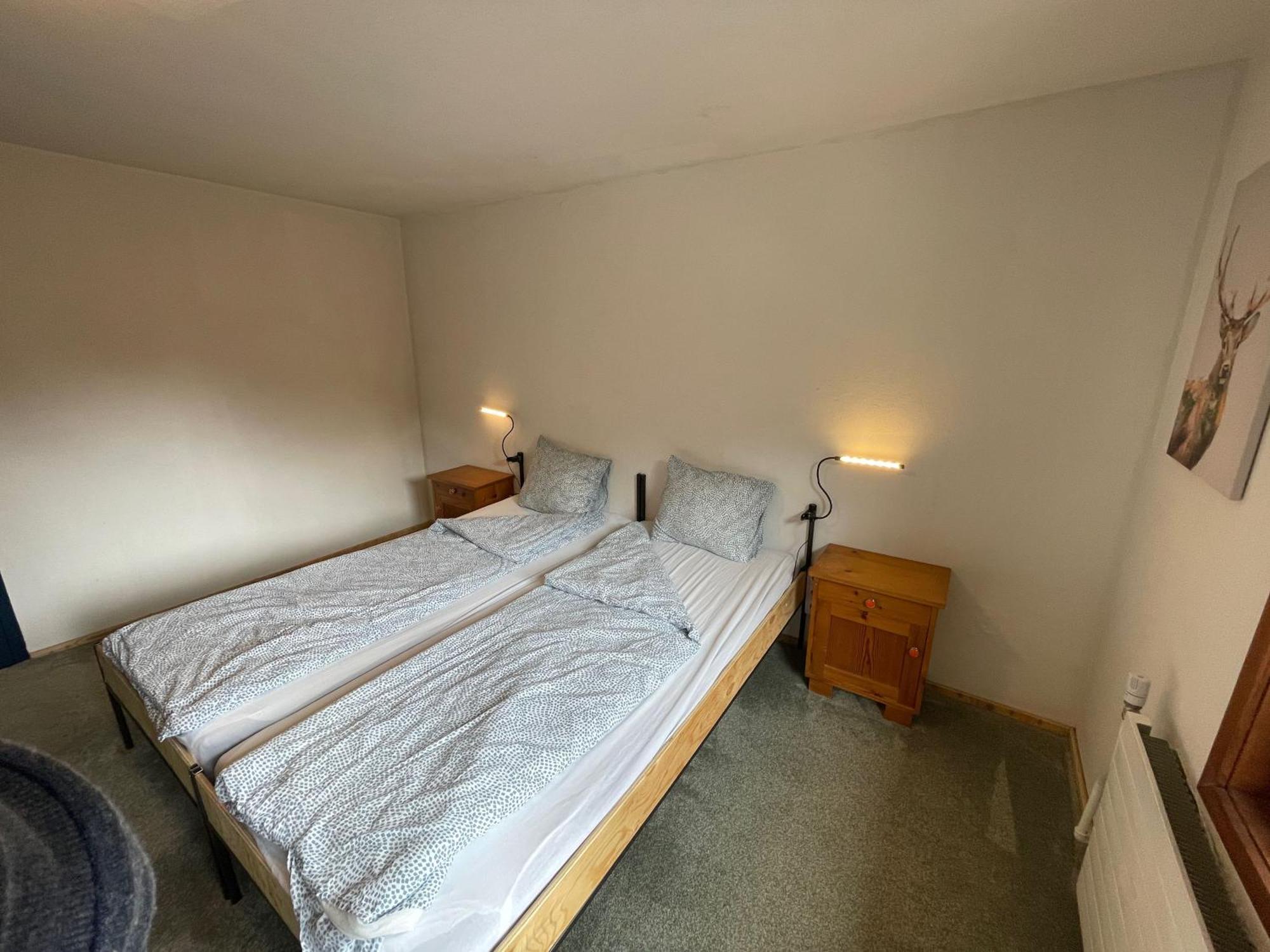 Backyard Mountain Hostel Mayrhofen Bagian luar foto
