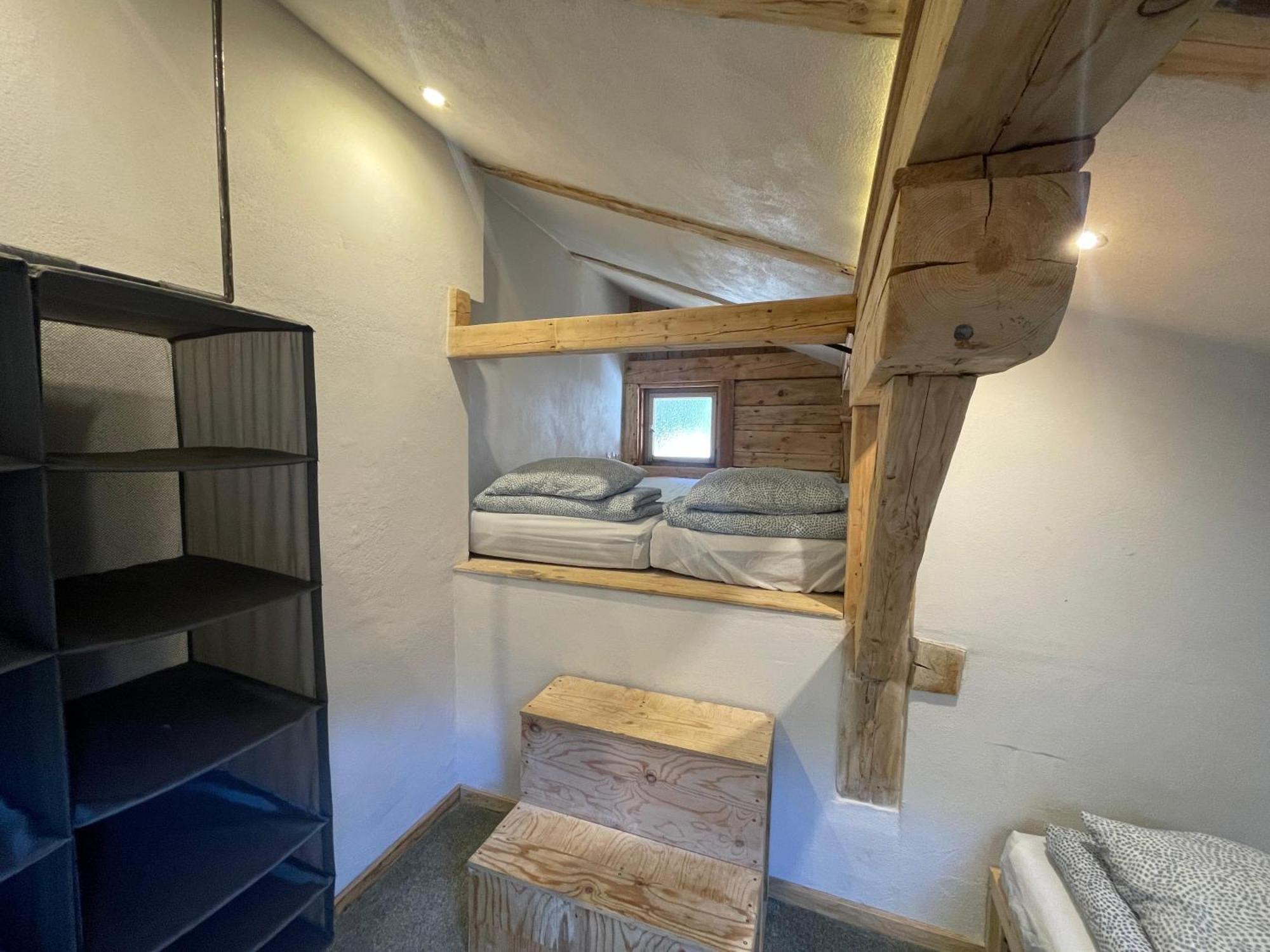 Backyard Mountain Hostel Mayrhofen Bagian luar foto