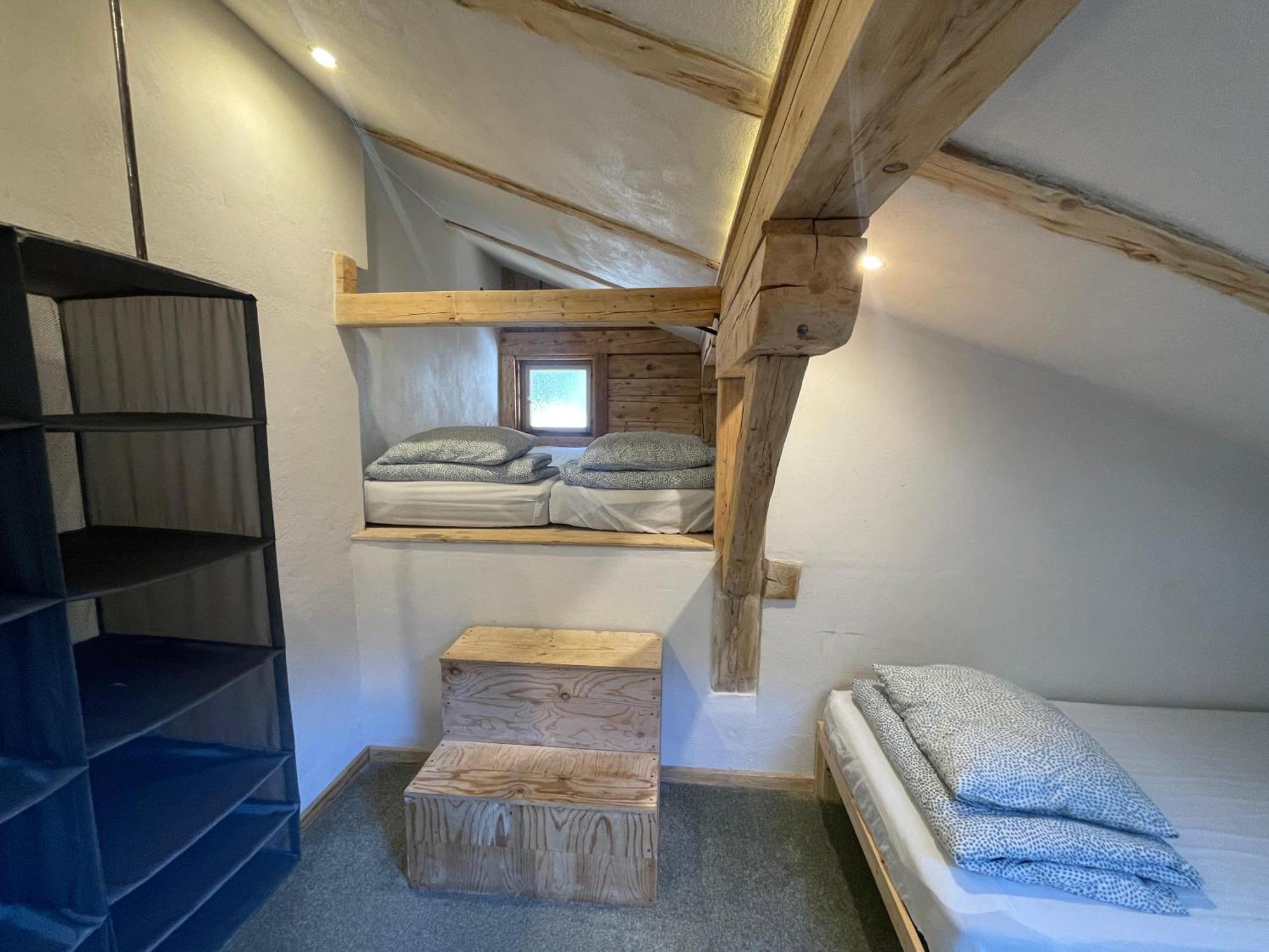 Backyard Mountain Hostel Mayrhofen Bagian luar foto